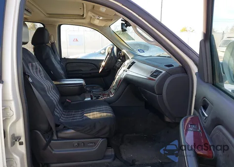 2007 Cadillac Escalade Esv Standard z USA, uszkodzony, nr VIN 1GYFK66847R263225
